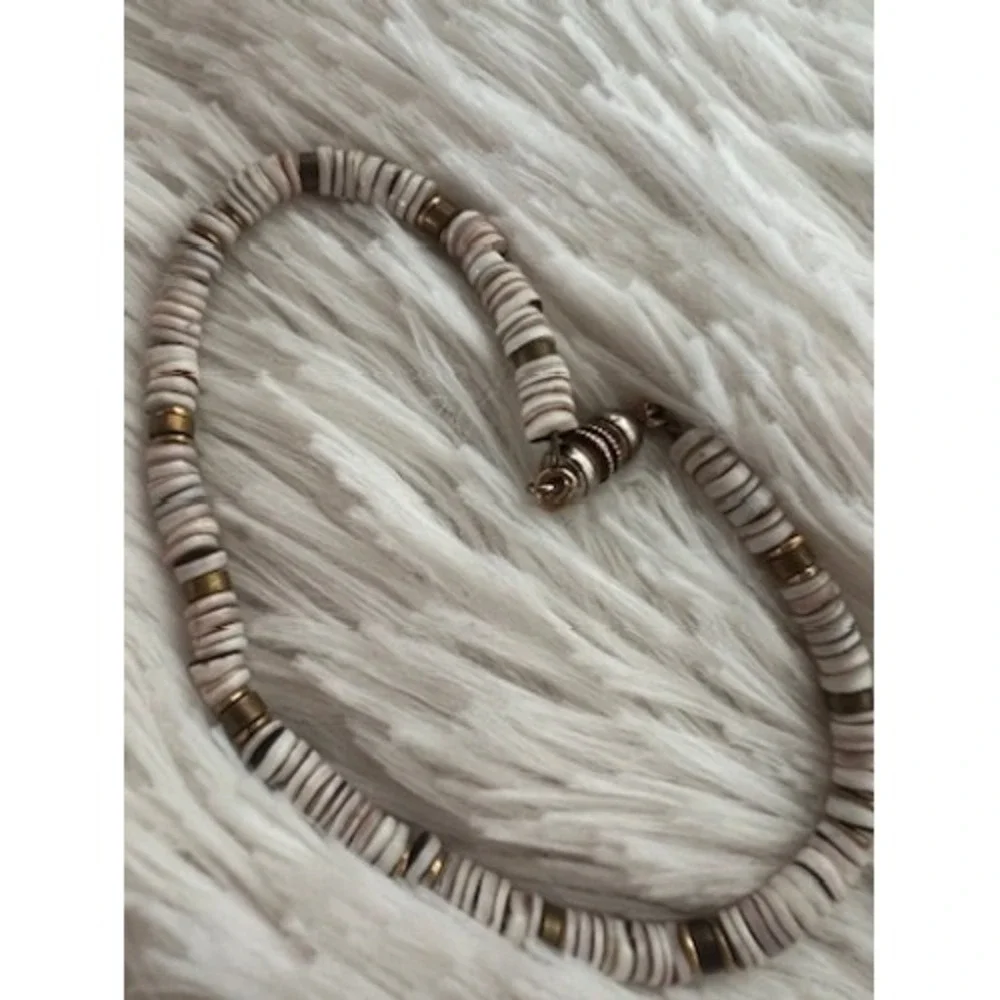 Handmade Shell Heishi Bead Bracelet Unisex 7.5
